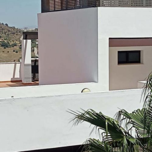 Terraza pintada de blanco